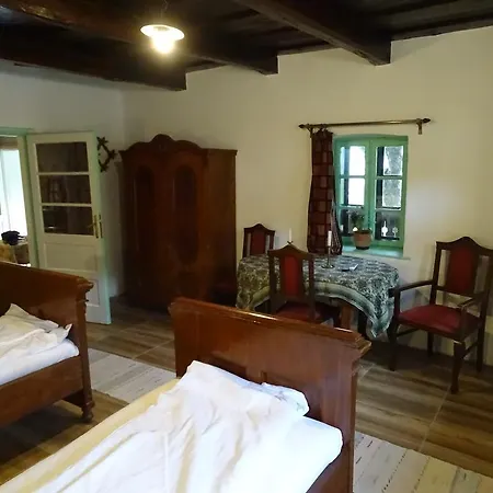 Nefelejcs Vendeghaz Apartment